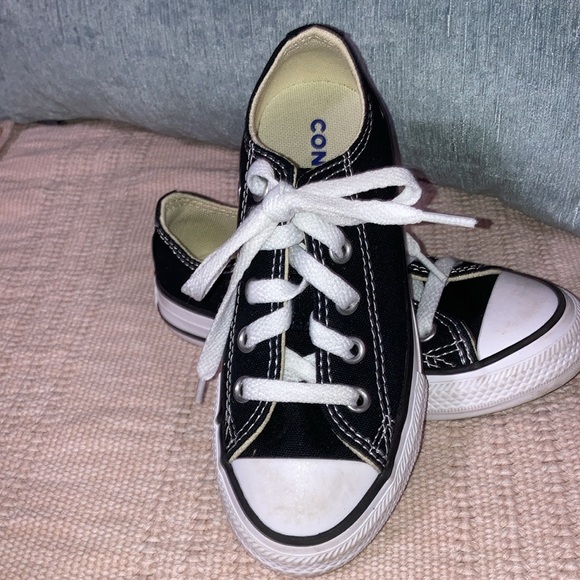 Like new little boys black Converse All-Stars size 10.5 - Picture 4 of 5